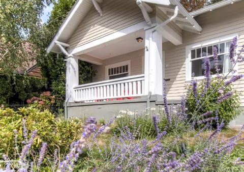 Garden, View (from property/room), Balcony/Terrace, City view, Garden view, Landmark view, Mountain view, Sea view, Street view