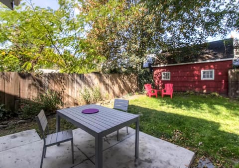 Patio, Garden, Garden, Balcony/Terrace