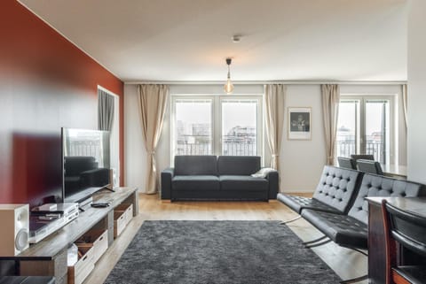 Riverside Lux with 2 bedrooms, Car Park garage and Sauna Condominio in Turku