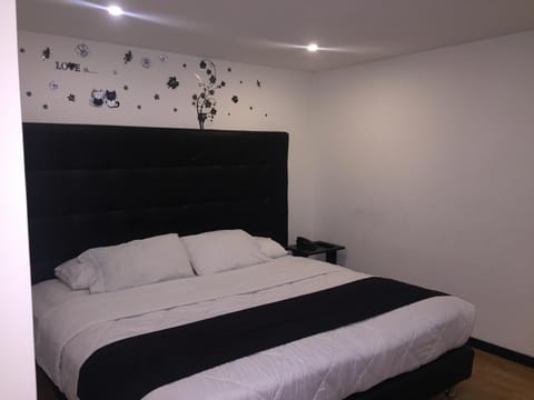 Bed, Photo of the whole room