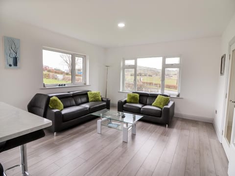 Coolnaharragill Lower House in County Kerry