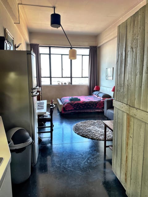 Modern city apartment in Johannesburg - Maboneng Condo in Johannesburg