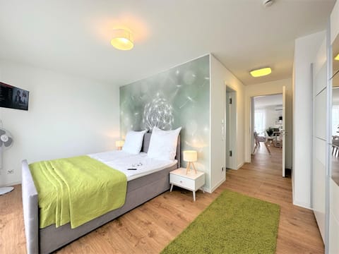 Panorama Penthouse Apartment mit Klima und Whirlpool für bis zu 6 Personen Condo in Frankenthal
