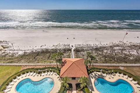 PCB Condo with Gulf View and Pool at Coral Reef Resort Appartamento in Lower Grand Lagoon