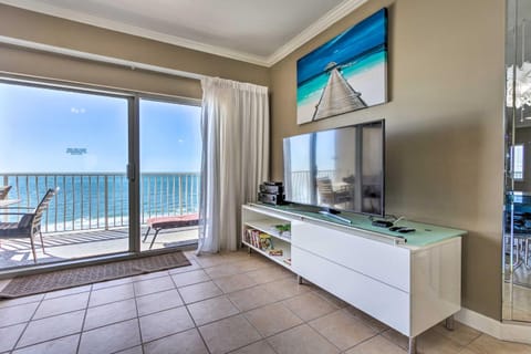 PCB Condo with Gulf View and Pool at Coral Reef Resort Appartamento in Lower Grand Lagoon