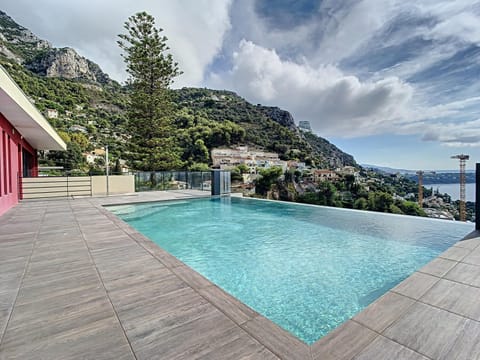 Great studio with a sea view and parking in 400 meters from Monaco Condo in Roquebrune-Cap-Martin