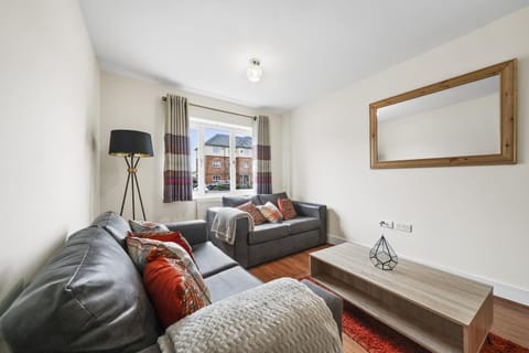 London Heathrow Living Holywell Serviced Houses - 3 and 4 bedrooms By Ferndale Apartamento in Runnymede District