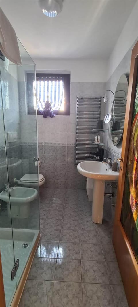 Shower, Toilet, Bathroom, bidet