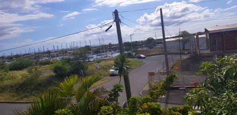 Maison de 4 chambres a Le Port a 100 m de la plage avec vue sur la mer House in Réunion