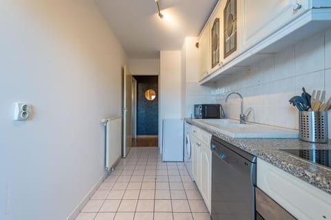 Kitchen or kitchenette, minibar, pet friendly, stove