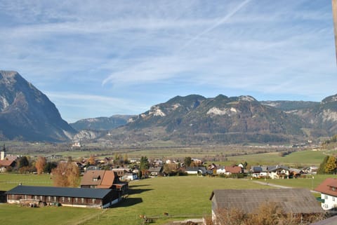 Nearby landmark, Autumn, Mountain view