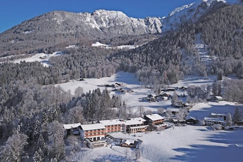 Neighbourhood, Natural landscape, Bird's eye view, Winter, Mountain view