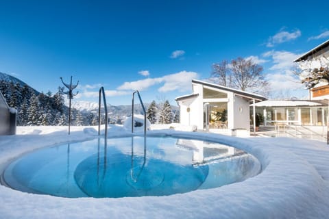 Winter, Hot Tub