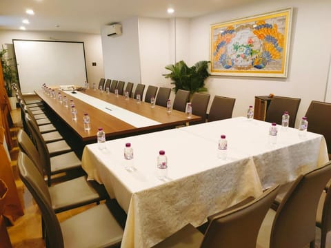 Meeting/conference room