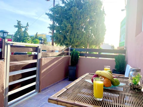 Patio, Balcony/Terrace, Food and drinks