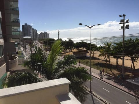 TOP DA PRAIA - 2qts, ar cond, WIFI, cozinha, garagem , completo Apartment in Vila Velha