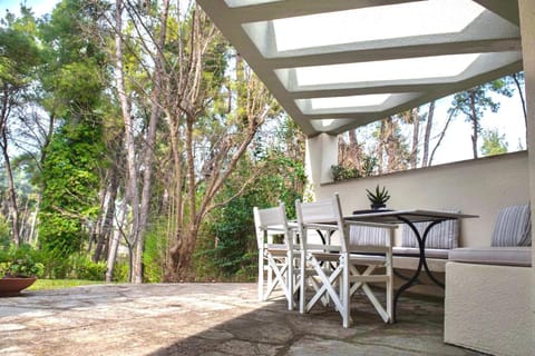 Patio, Seating area