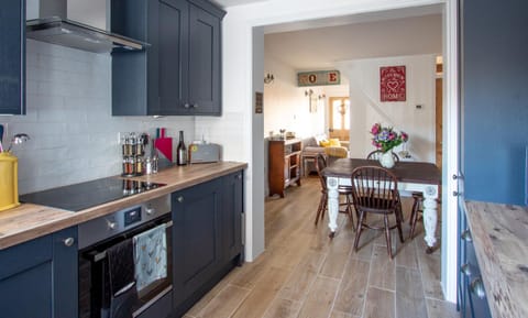 Stylish Town Centre House with Garden and Parking Opposite Casa in Bury Saint Edmunds