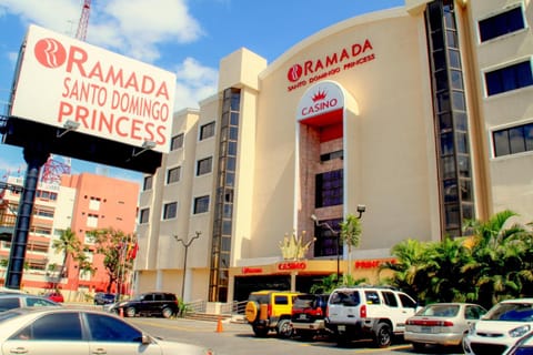Ramada by Wyndham Princess Santo Domingo Hotel in Distrito Nacional