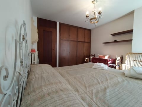 Bed, Photo of the whole room, Bedroom, wardrobe