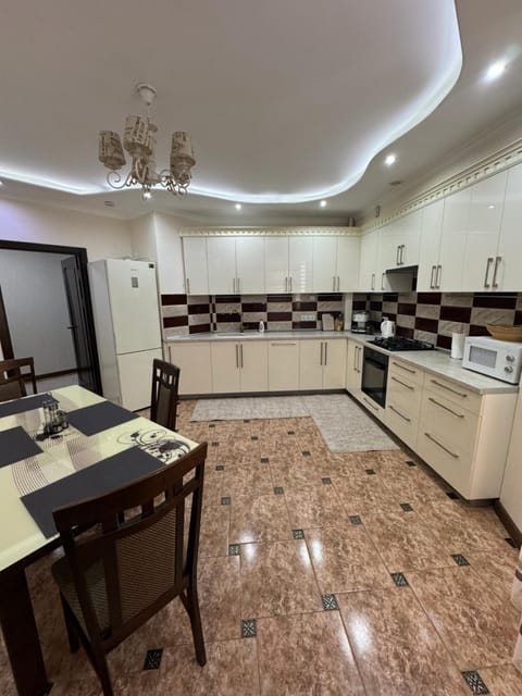 Kitchen or kitchenette, Dining area, dishwasher, pet friendly, stove