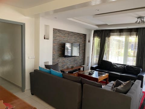 Appartement à Mermoz, nettoyage journalier gratuit Eigentumswohnung in Dakar