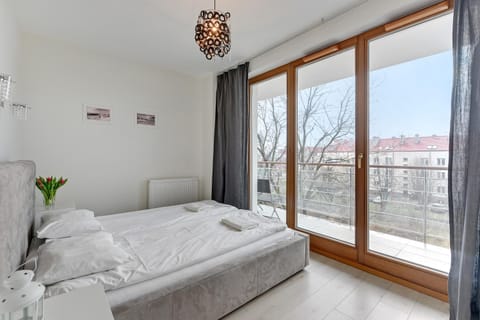 Bed, Balcony/Terrace, Bedroom, towels