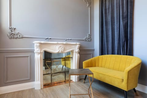 Living room, Decorative detail, Seating area