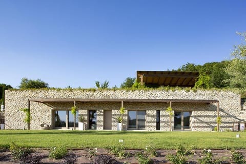 Property building, Day, Garden, Garden view