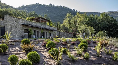 Property building, Day, Natural landscape, Garden, Garden view, Mountain view