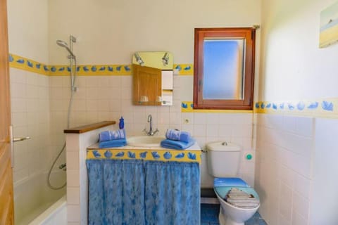 Shower, Toilet, Bathroom, Bath, heating, towels