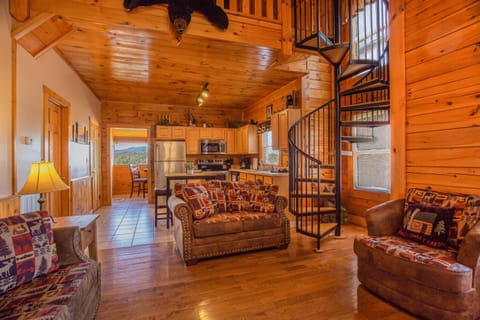 Bear Claw · Bear Claw Retreat in Pigeon Forge! Maison in Pigeon Forge