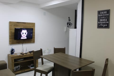 Communal lounge/ TV room, TV and multimedia, Dining area