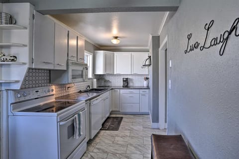 Rapid City Home with Patio by Canyon Lake Park! House in Rapid City