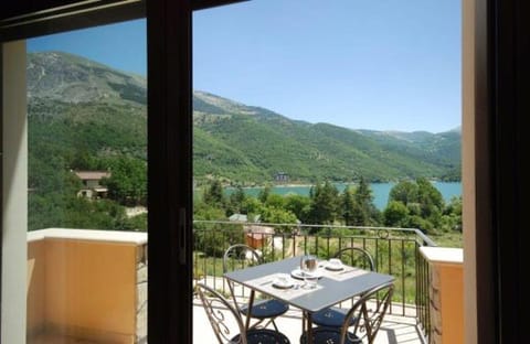 Balcony/Terrace, Lake view