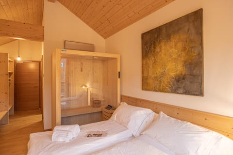 Sauna, Bedroom