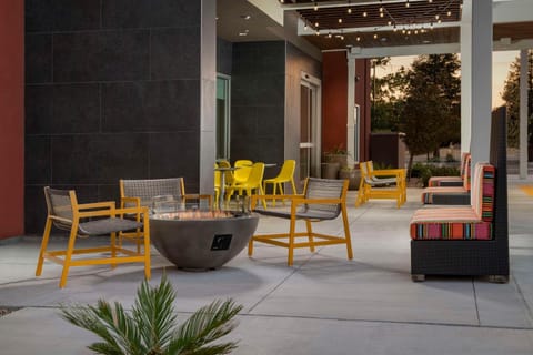 Home2 Suites By Hilton Clovis Fresno Airport Hotel in Clovis