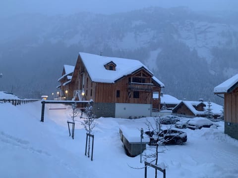 Appartement cocooning - Grande terrasse - bain nordique-Sauna - DOMAINE DU PATRE Condo in Vaujany