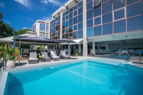 Property building, Patio, Day, Pool view, Swimming pool, sunbed