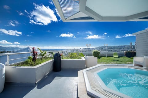 Patio, Sauna, Solarium, Spa and wellness centre/facilities, Pool view, Sea view, Swimming pool