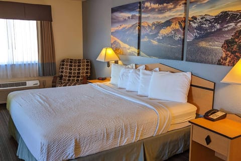 Days Inn & Suites by Wyndham Castle Rock Hotel in Castle Rock