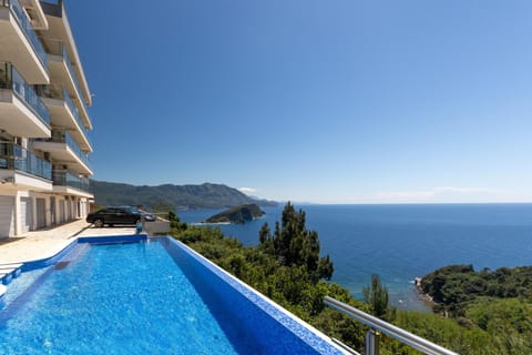 Mountain view, Sea view, Swimming pool