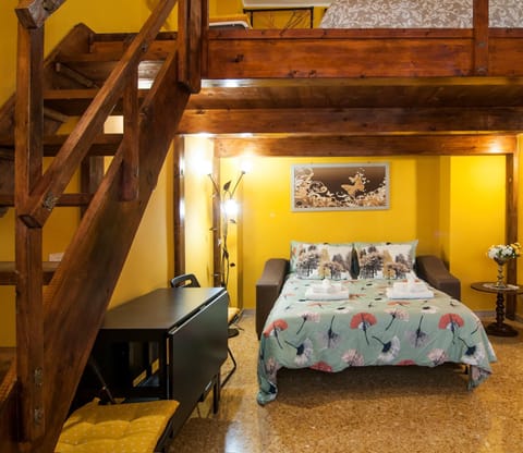 Wood Easy Flat Apartment in Rome