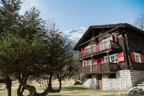 Property building, Day, Natural landscape, Mountain view