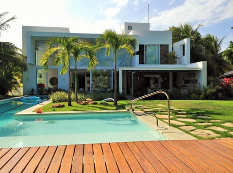 Casa de Praia em Interlagos - 4 suítes a poucos metros do mar Maison in State of Bahia