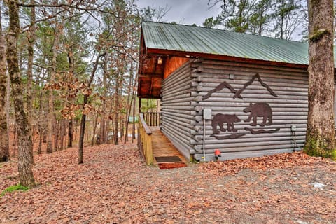 Broken Bow Log Cabin with Fire Pit, Pond, and Deck! House in Oklahoma