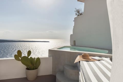 Hot Tub, View (from property/room), Balcony/Terrace, Landmark view, Sea view