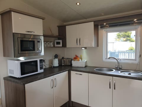 PRIVATELY OWNED Stunning Caravan Seawick Holiday Park St Osyth Campground/ 
RV Resort in Tendring District