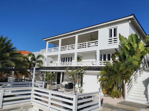 B2 APARTMENT with Balcony at JAN THIEL Curacao Eigentumswohnung in Jan Thiel