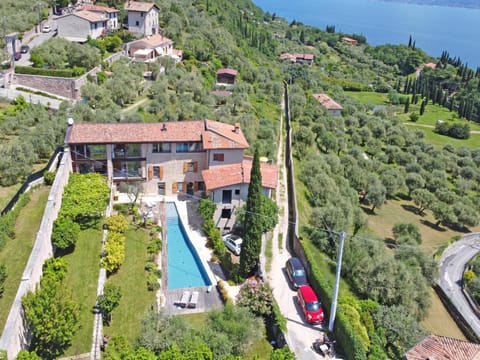 Villa Glam Luxury Modern Villa in an Historical Limonaia Villa in Lake Garda